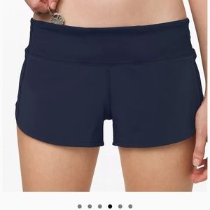 Size 4 lululemon speed up low rise shorts in navy blue